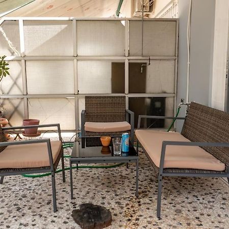 Saffron Apartment In Central Athènes Extérieur photo
