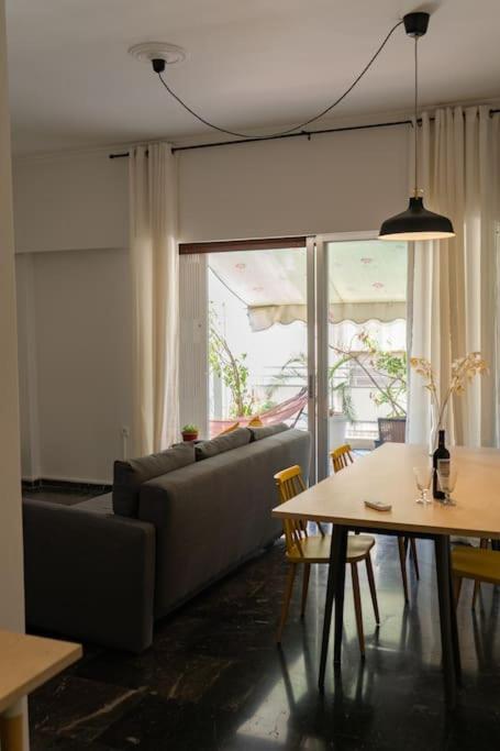 Saffron Apartment In Central Athènes Extérieur photo